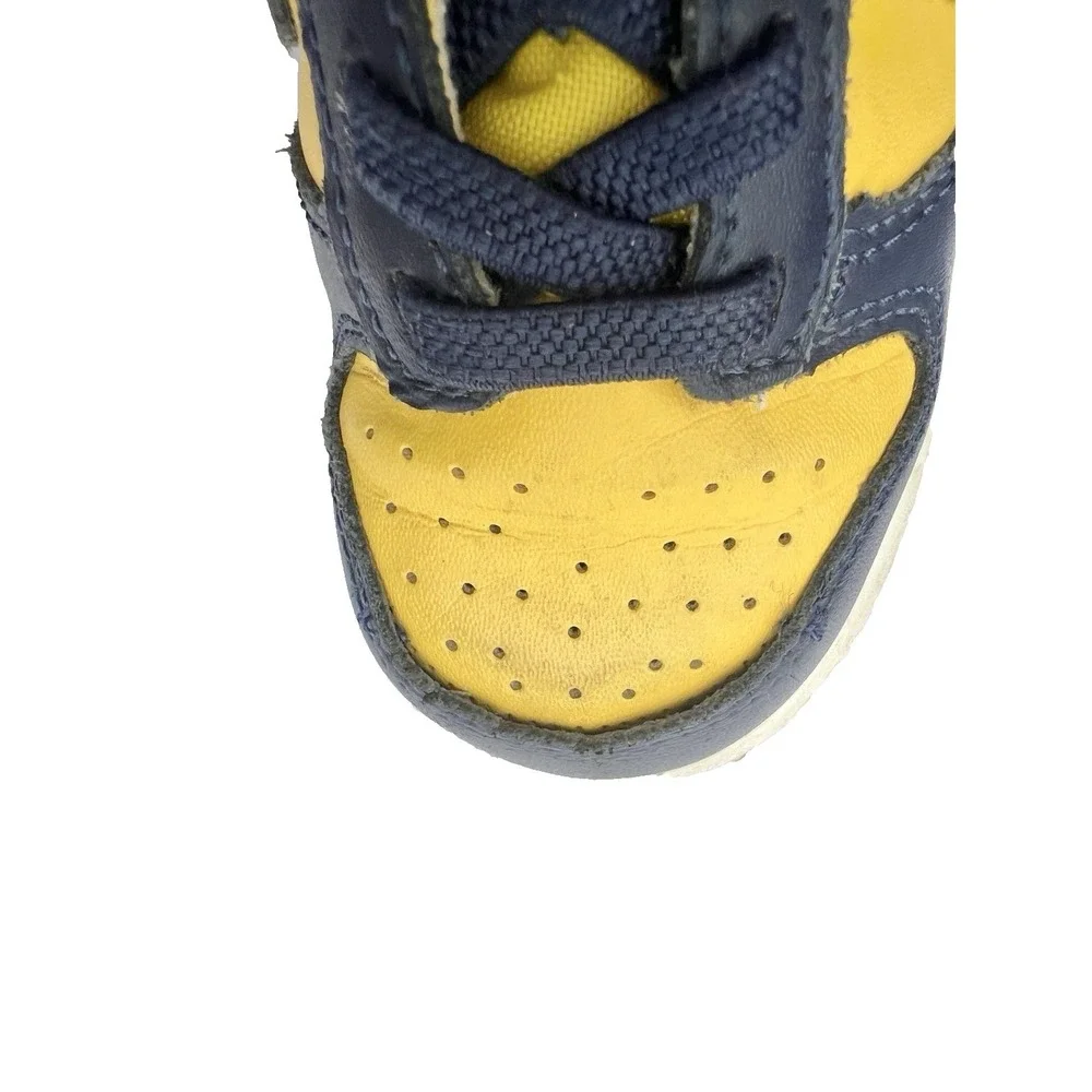 Nike Swoosh Sneakers 8C Age 3-4 Shoe Athletic Footwear Baby Clothing Accessory